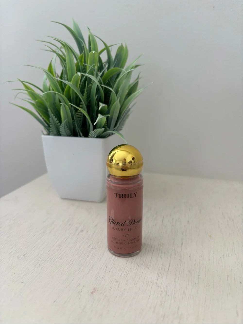 TRULY Glazed Donut Luxury Lip Oil Peptide + Ceramide Softening Booster/Sealed
